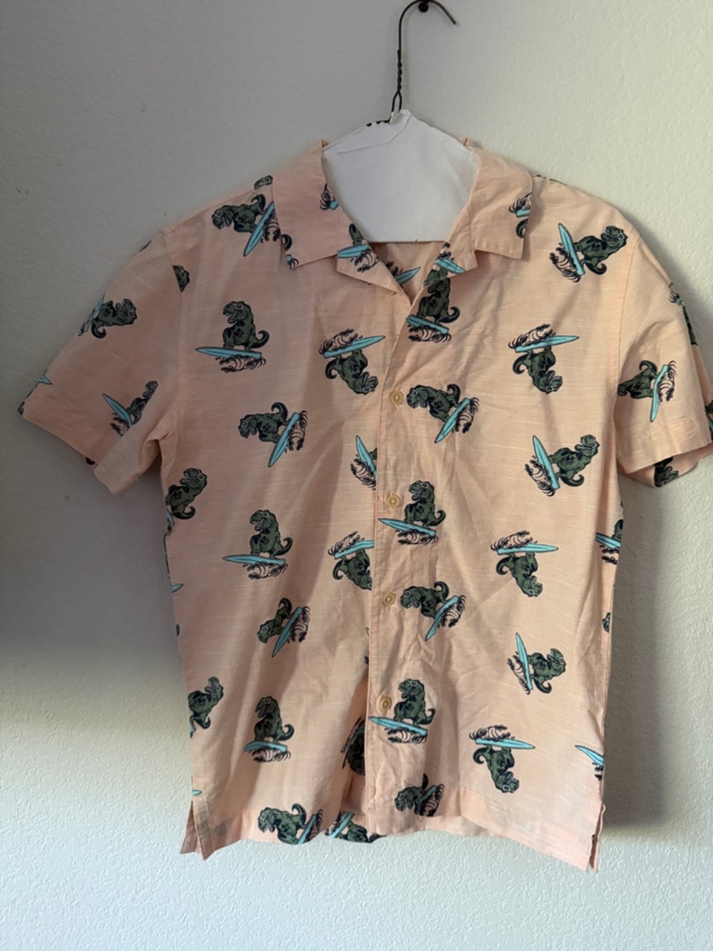 Kids Peach Short-Sleeve Button-Down Shirt with Surfing Print